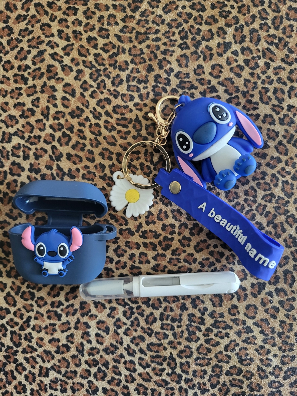 Cute Stitch Silicone AirPods Case & Keychain Set in Blue